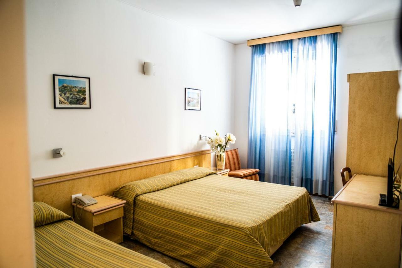 אלסיו Hotel West End מראה חיצוני תמונה